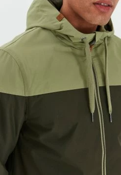 Blend Bhseron - Chaqueta Outdoor - Forest Night -Viento y Calor Tienda 3e48ff9d3adf45939c6f4cd12a003f7c