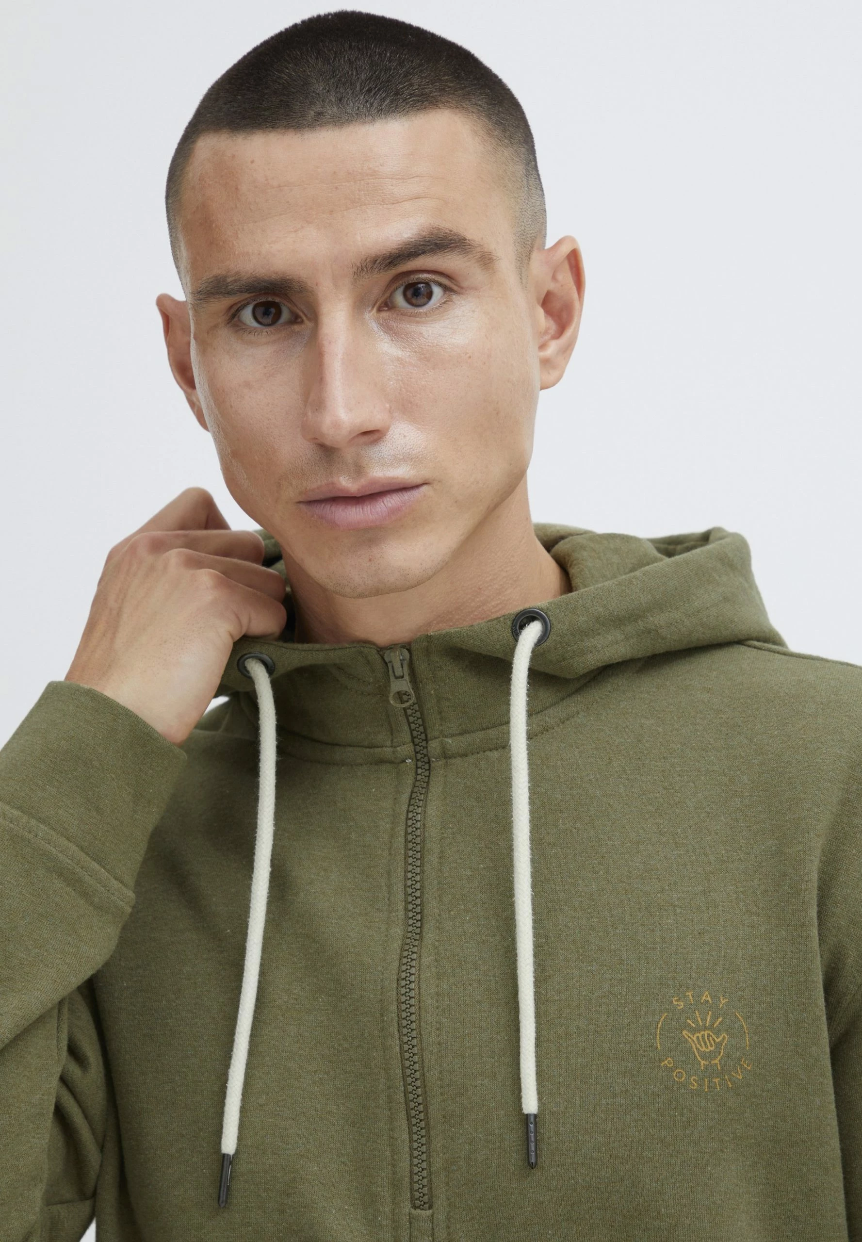 Blend Jersey Con Capucha - Military Olive 4 Blend Jersey Con Capucha - Military Olive - Imagen 4